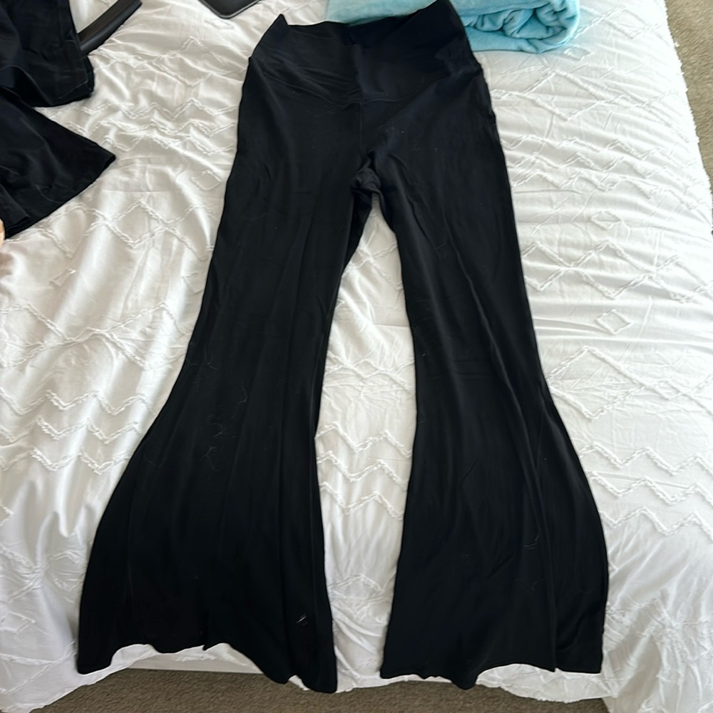 Aerie leggings black, crossed and wide flare